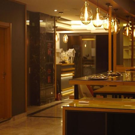 Random Suit Otel Istanbul Bagian luar foto