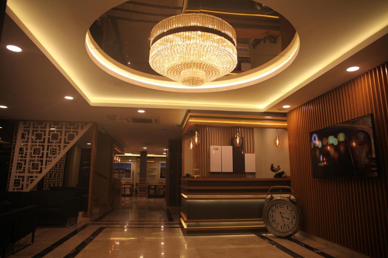 Random Suit Otel Istanbul Bagian luar foto