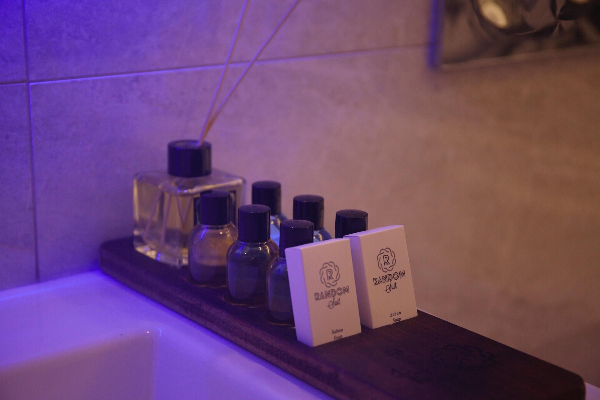 Random Suit Otel Istanbul Bagian luar foto